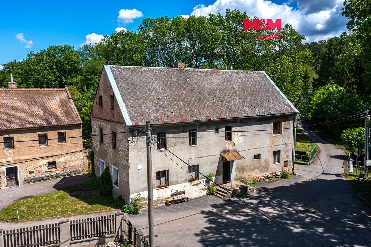 Prodej rodinného domu 245 m², pozemek 693 m²
